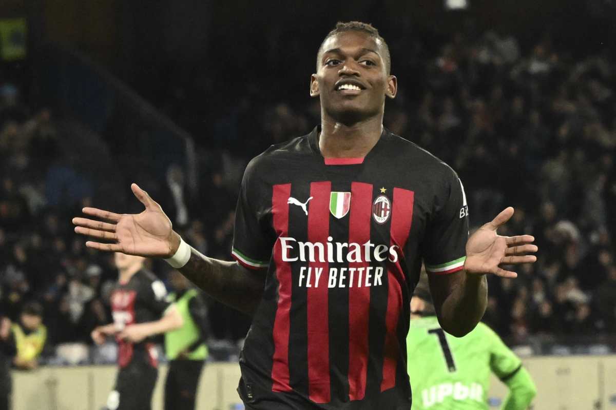 Milan, Kvaratskhelia elogia Rafael Leao