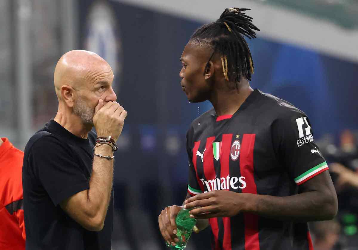 Pioli sui crampi di Leao