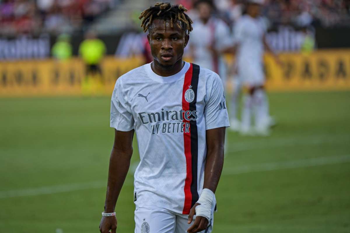 Milan, Trevisani critica Chukwueze: caos sui social