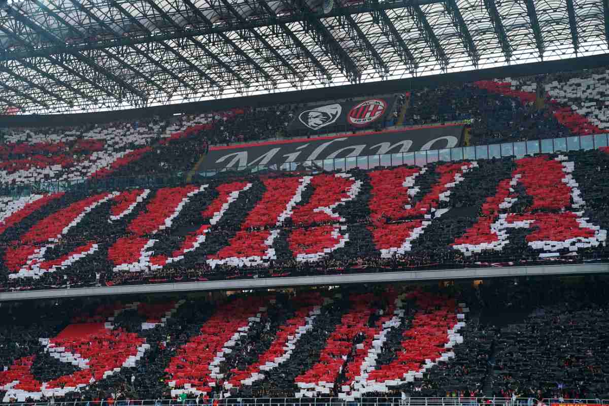 Curva Sud Milan boccia la maglia pre-partita