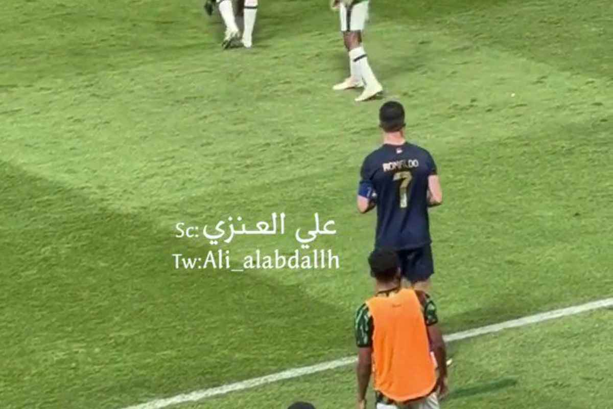 Cristiano Ronaldo risponde ai cori per Leo Messi