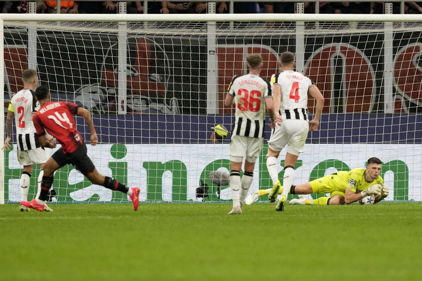 Newcastle-Milan: Magpies decimato