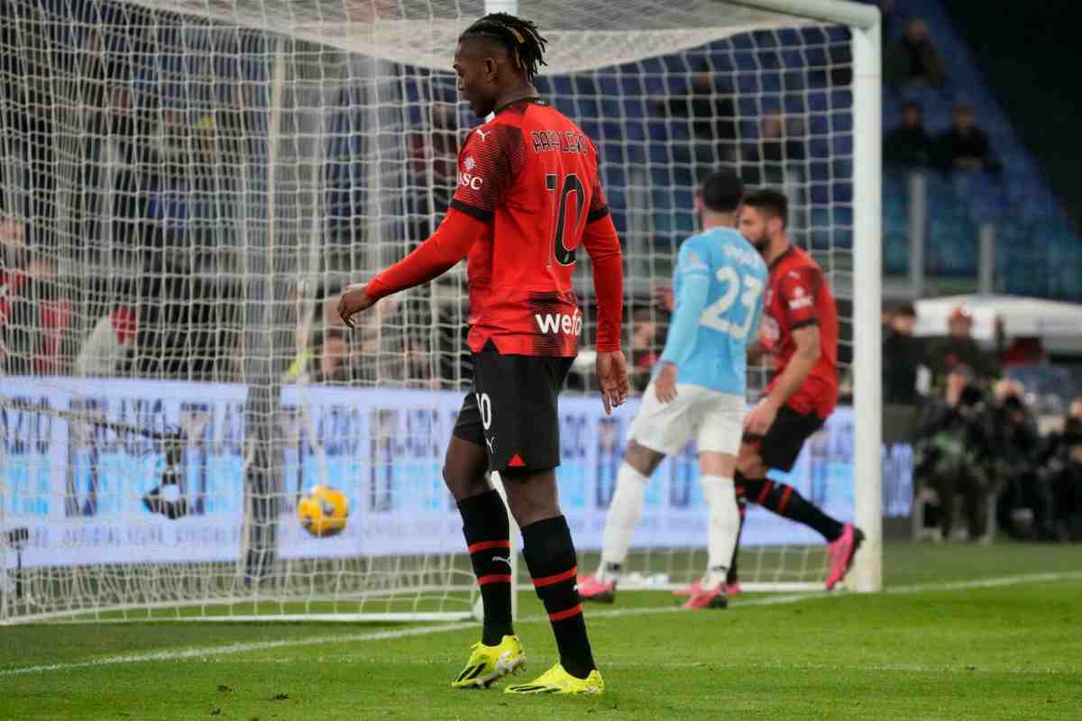 critiche social per Leao