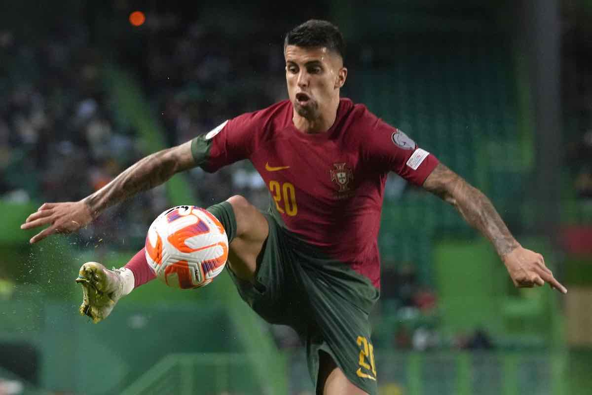 Leao porta Cancelo al Milan