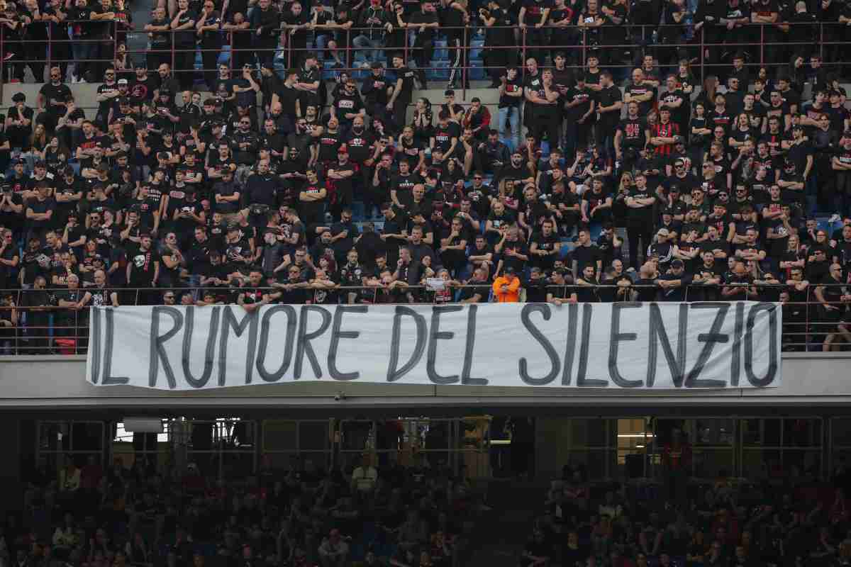 Curva Sud protesta anche in Milan-Cagliari