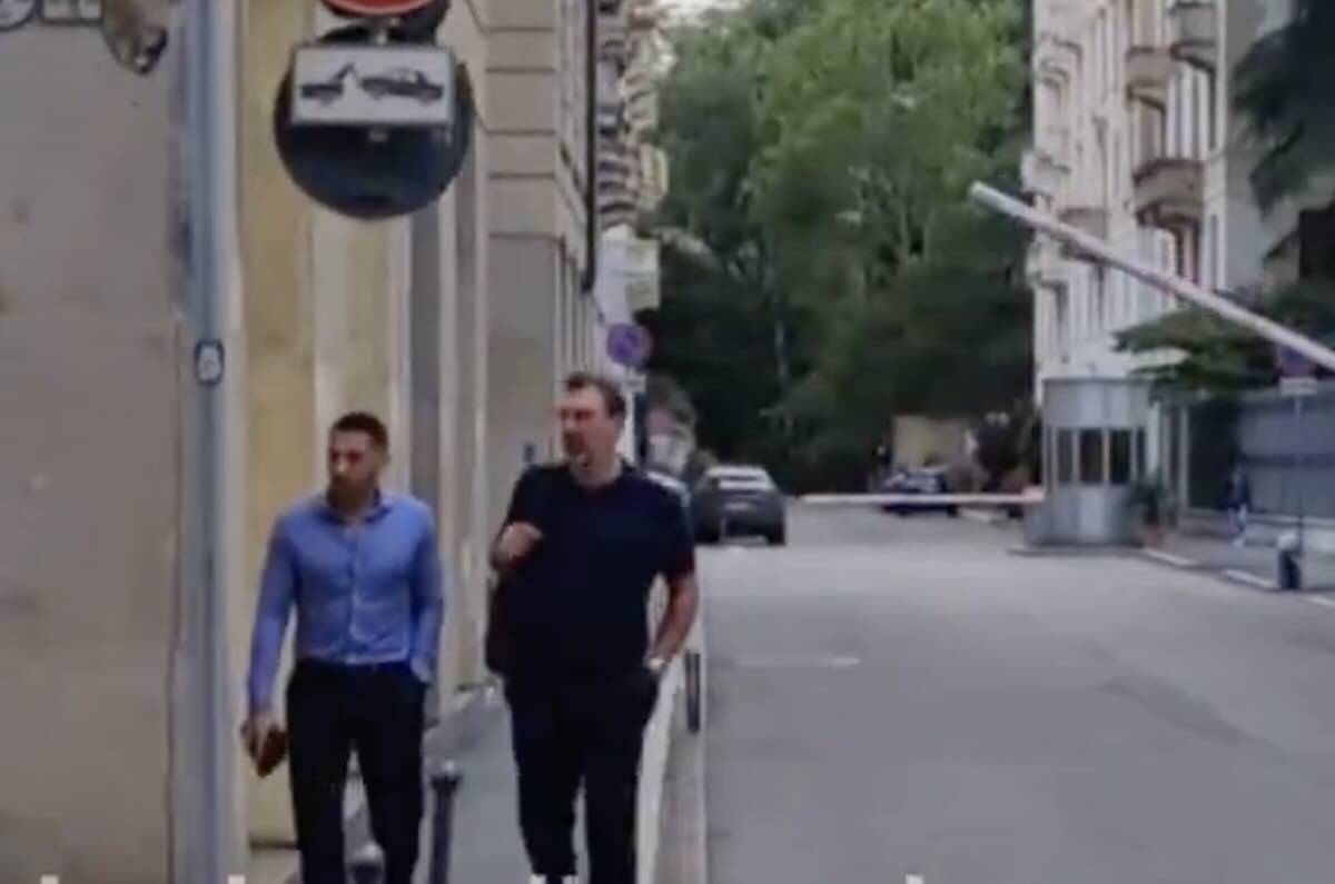 Moncada incontra il nuovo arrivo del Milan: eccoli insieme in città