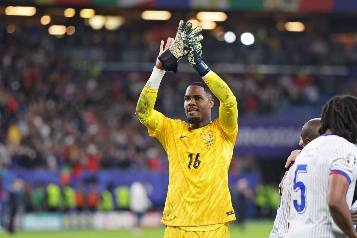 Milan, offerta per Mike Maignan