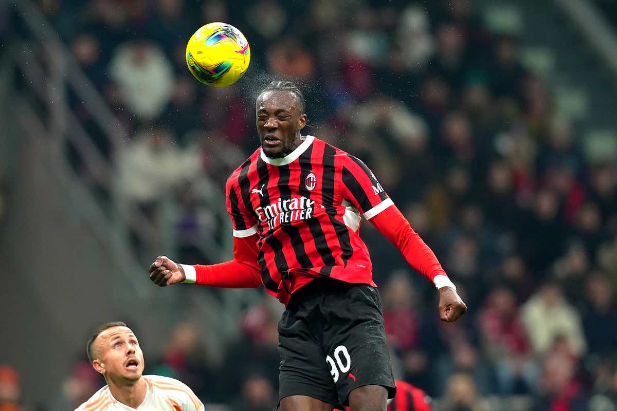 Abraham in occasione del gol che ha sbloccato il match contro la Roma