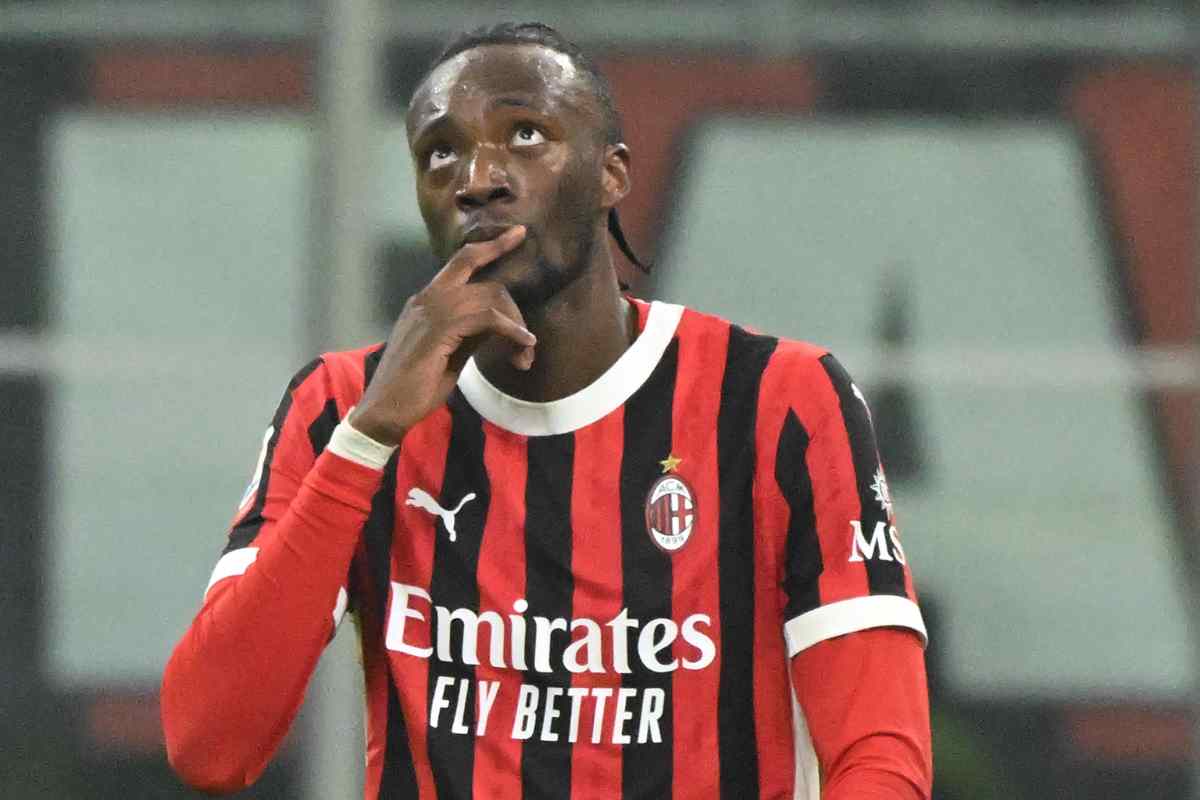 Tammy Abraham con la maglia del Milan