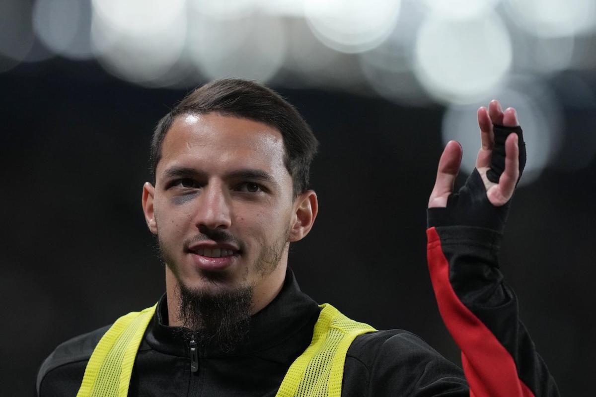 Ismael Bennacer prima dell'inizio della partita