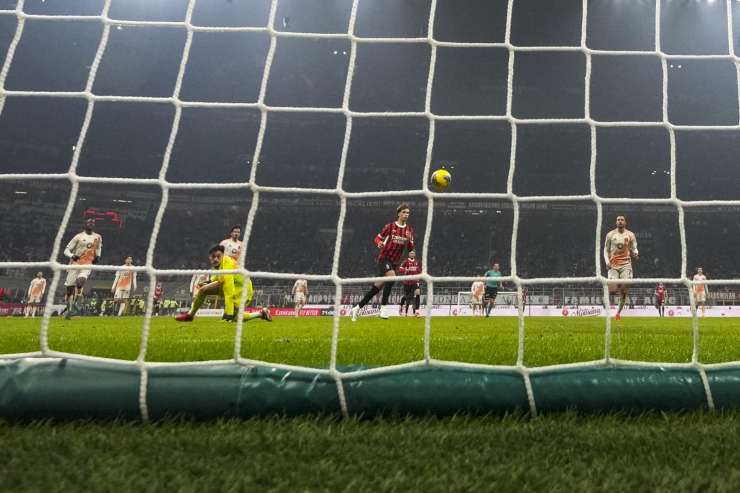Joao Felix in gol durante Milan-Roma