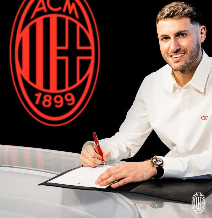Santiago Gimenez firma il contratto con il Milan