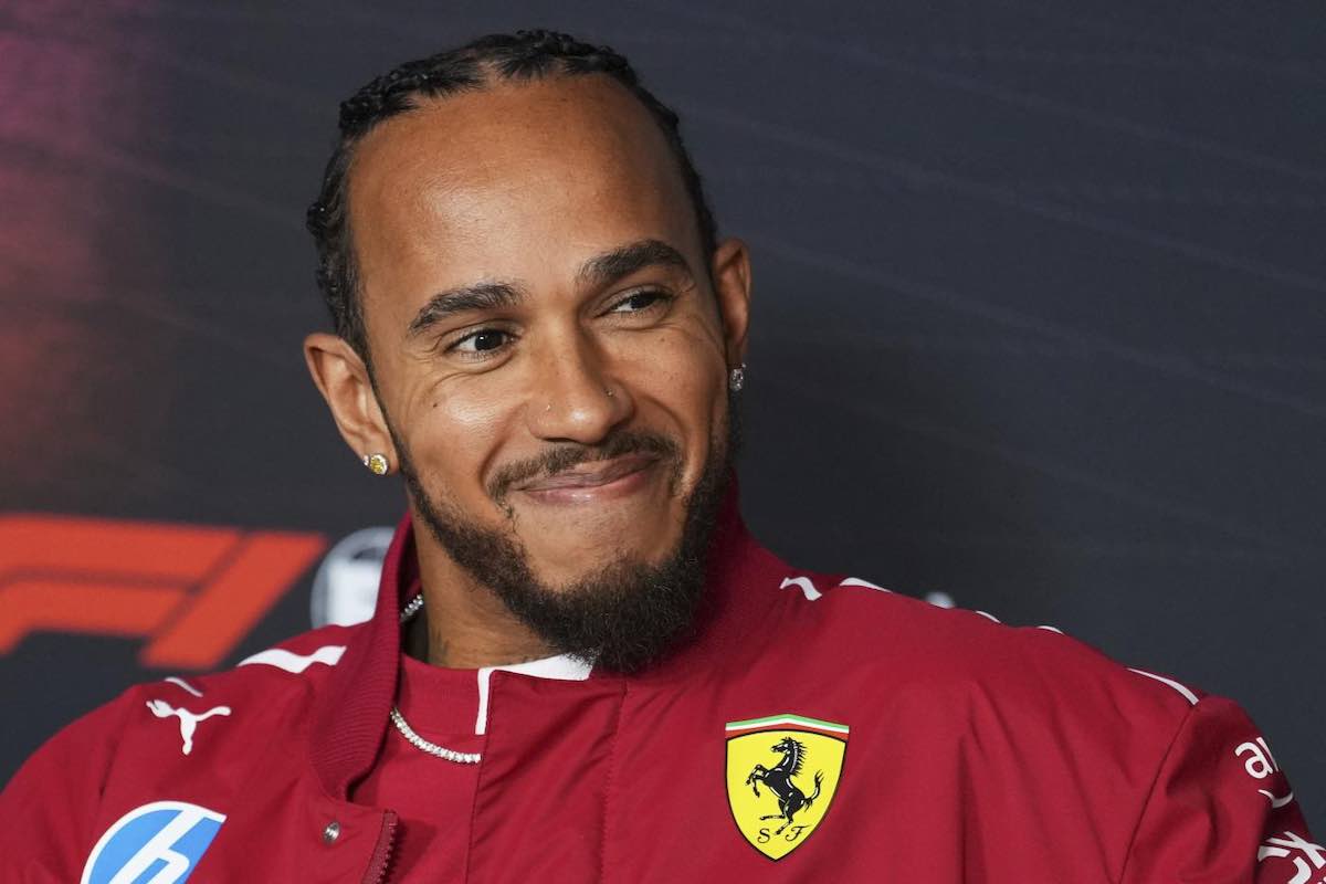 Hamilton sorridente