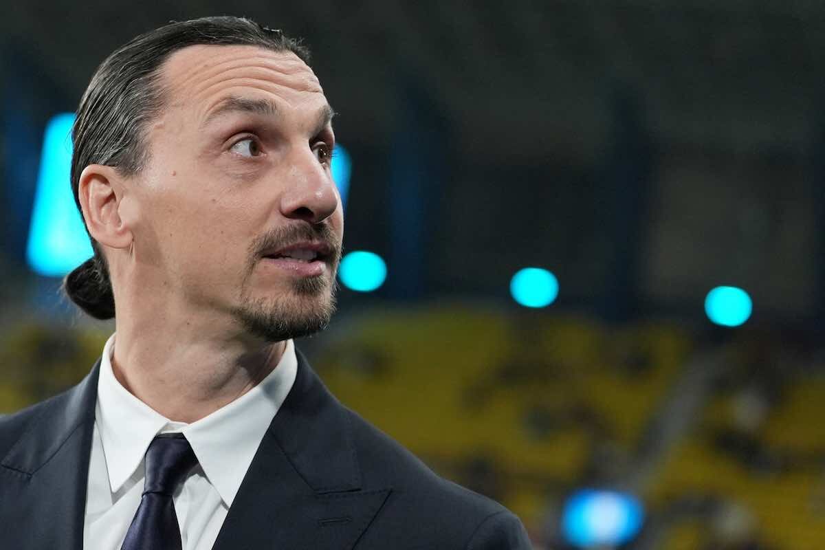 Ibrahimovic prima del calcio d'inizio di un match