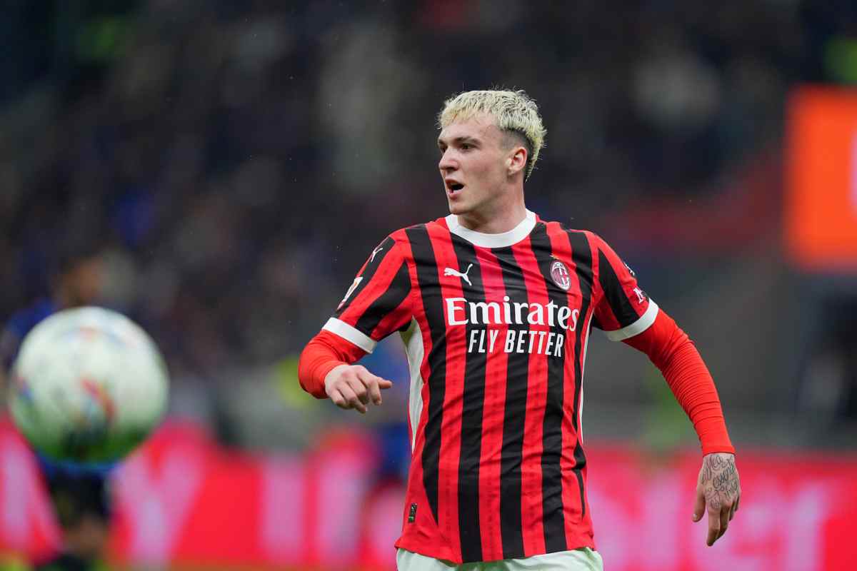 Alex Jimenez con la maglia del Milan