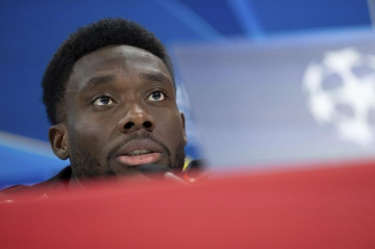 Alphonso Davies terzino del Bayern Monaco in conferenza stampa