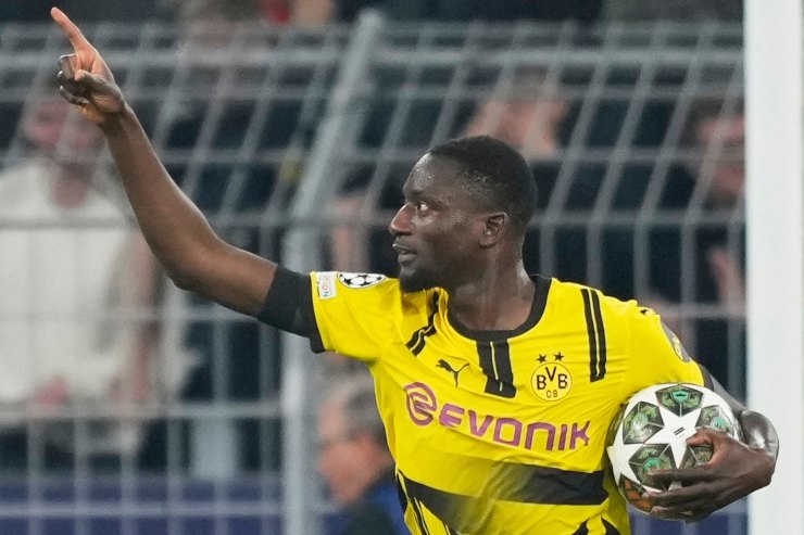 Serhou Guirassy esulta dopo il gol