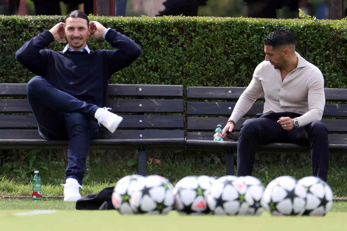 Zlatan Ibrahimovic e Geoffrey Moncada seduti in panchina a Milanello