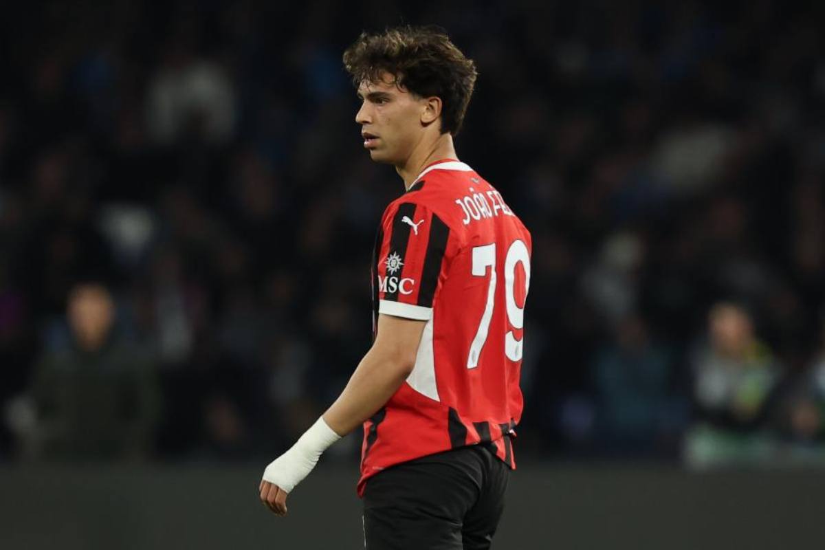 Joao Felix con la maglia rossonera del Milan durante una partita