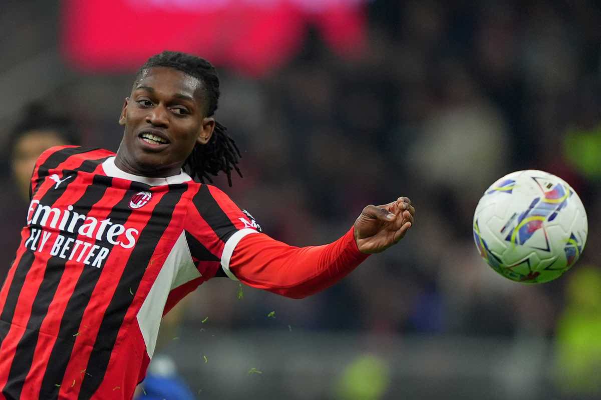 Rafa Leao con la maglia del Milan