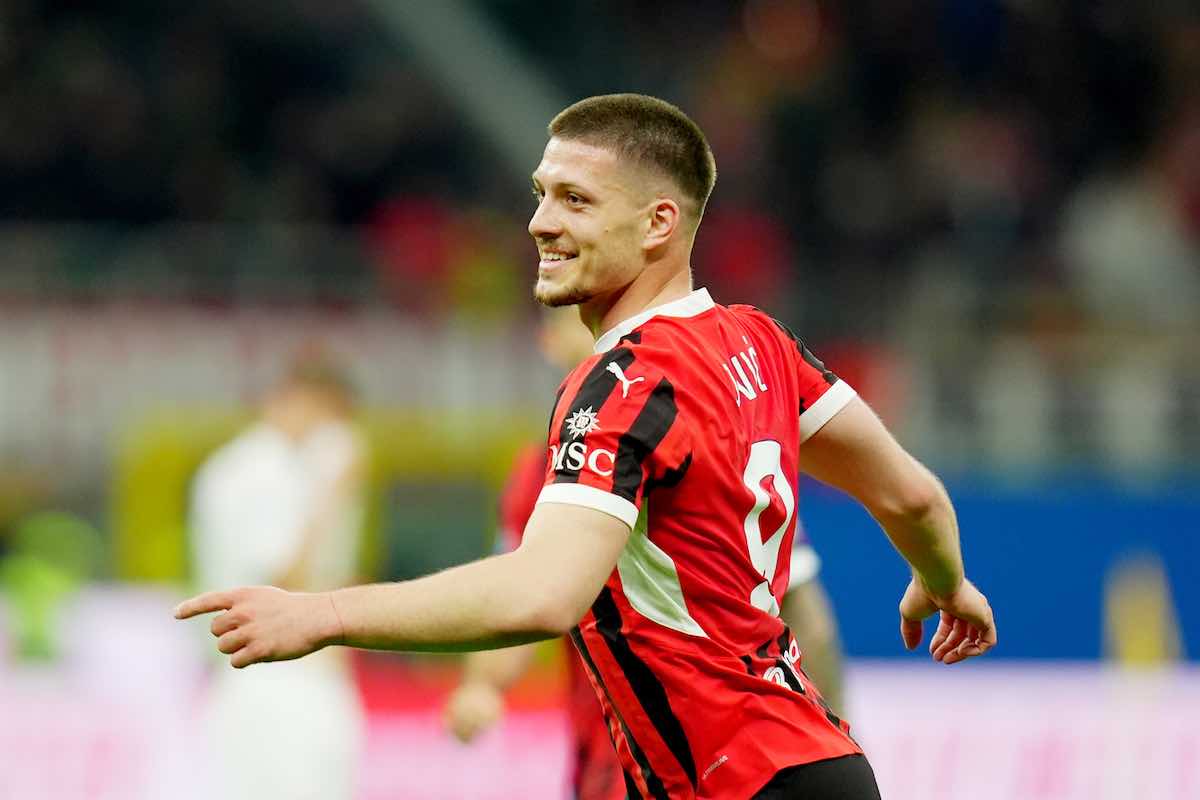 Luka Jovic esulta dopo il gol