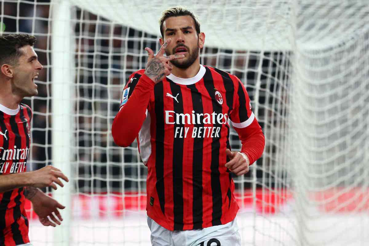 Theo Hernandez esulta