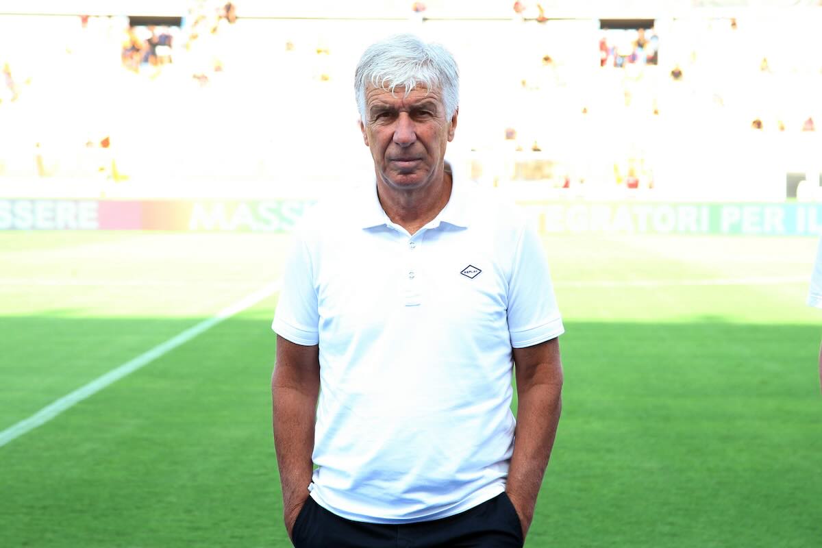 Gasperini con le mani in tasca in campo