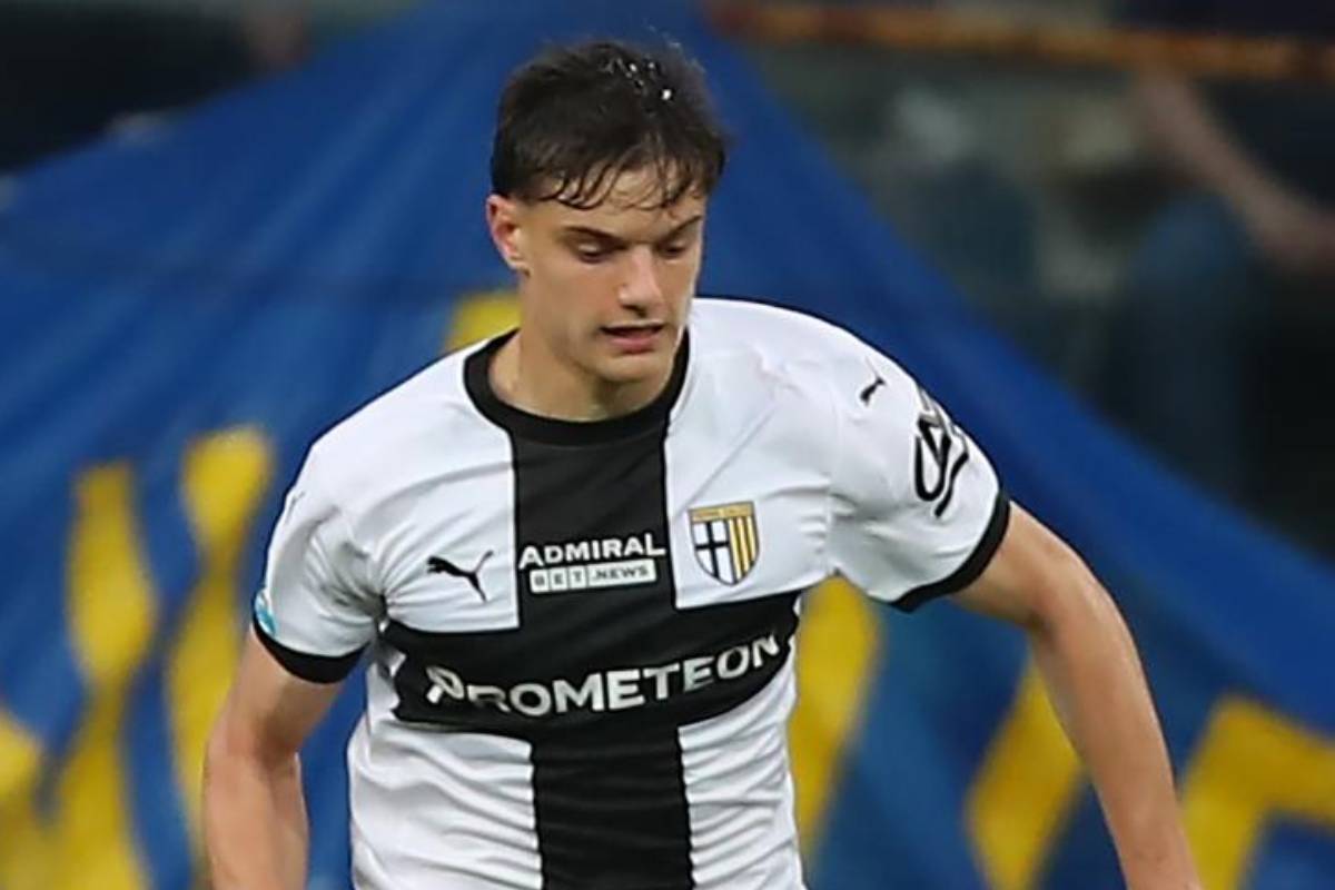giovanni leoni in azione durante parma-juventus