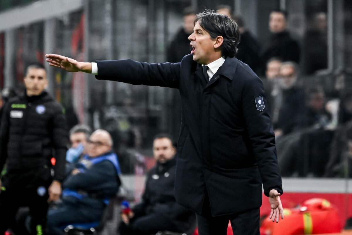 Inzaghi dà indicazioni dalla panchina