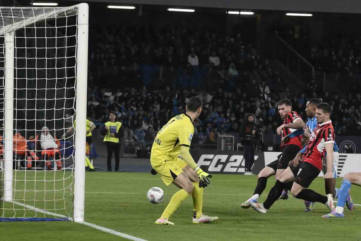 Il gol di Jovic contro il Napoli