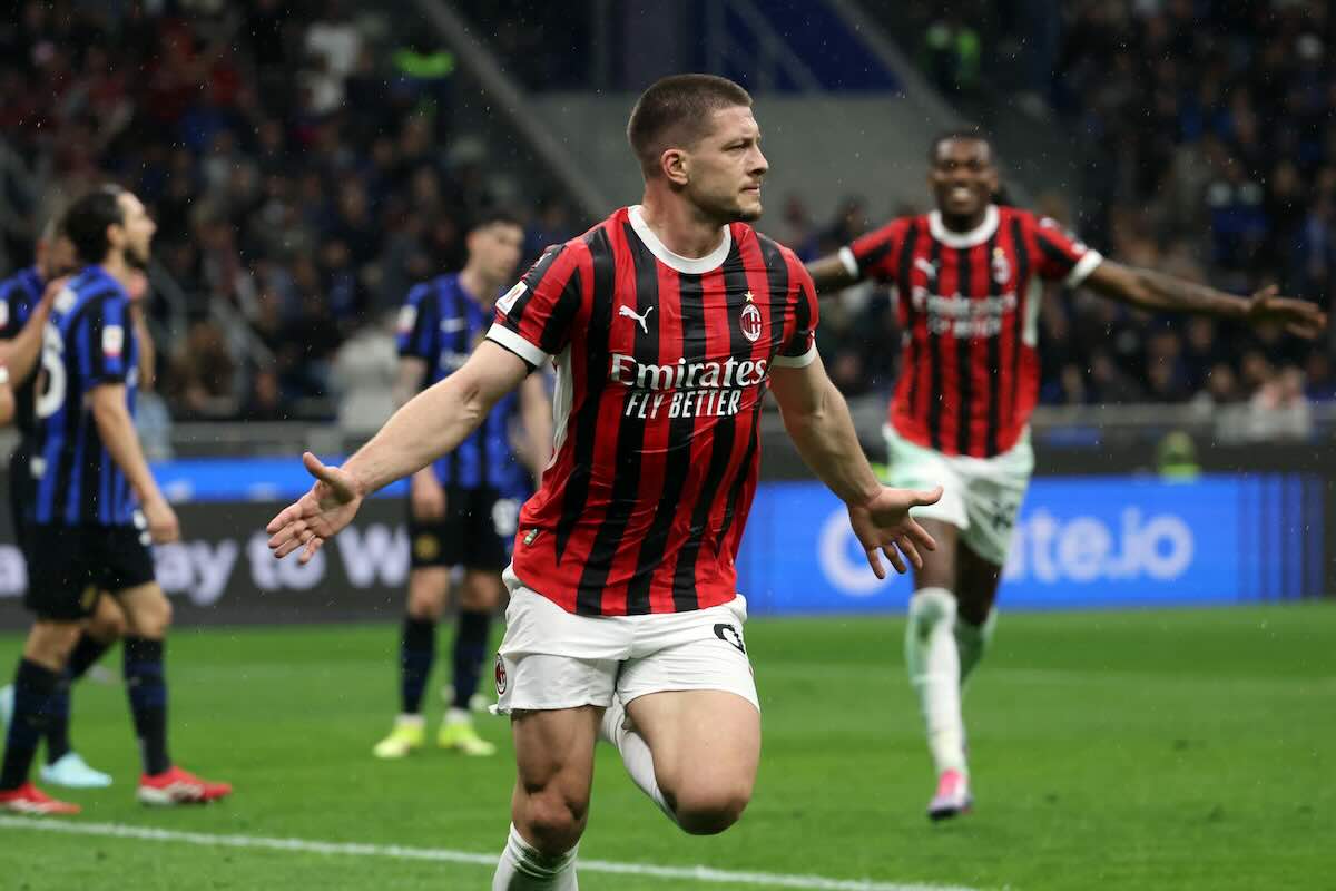 Jovic esulta dopo un gol