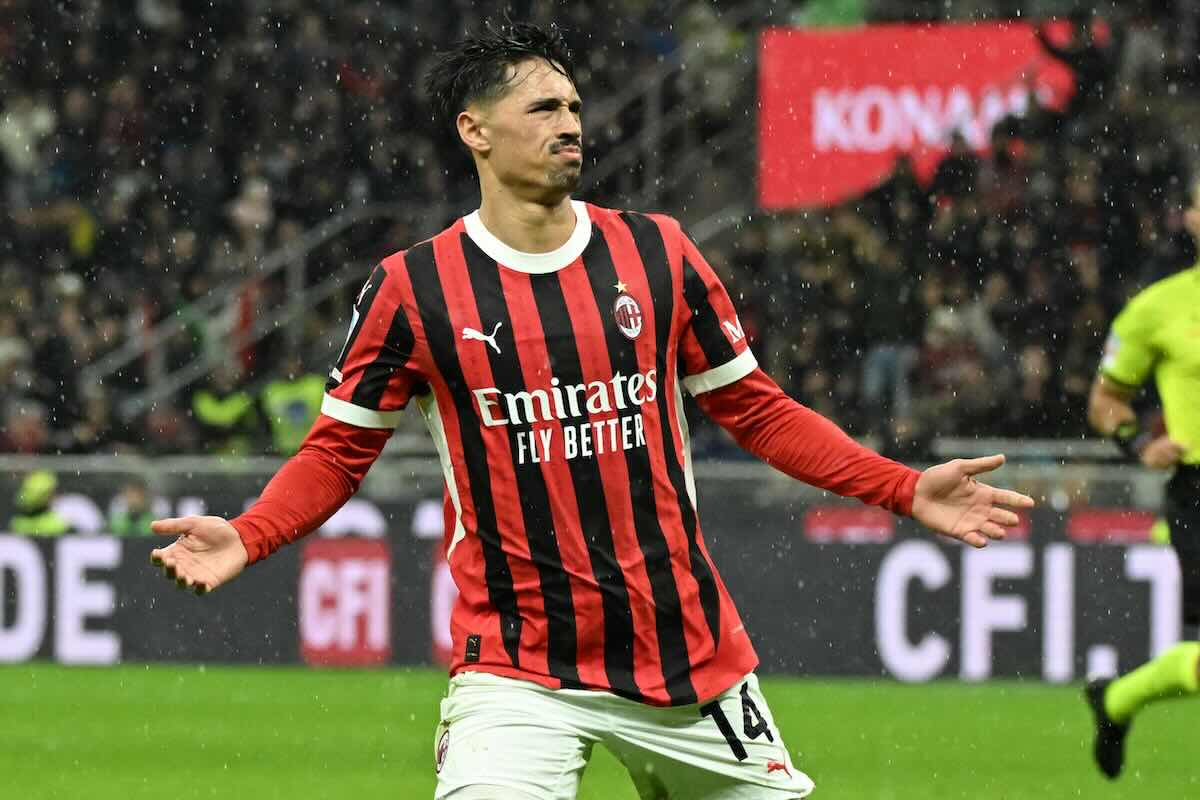 Reijnders esulta sotto la curva