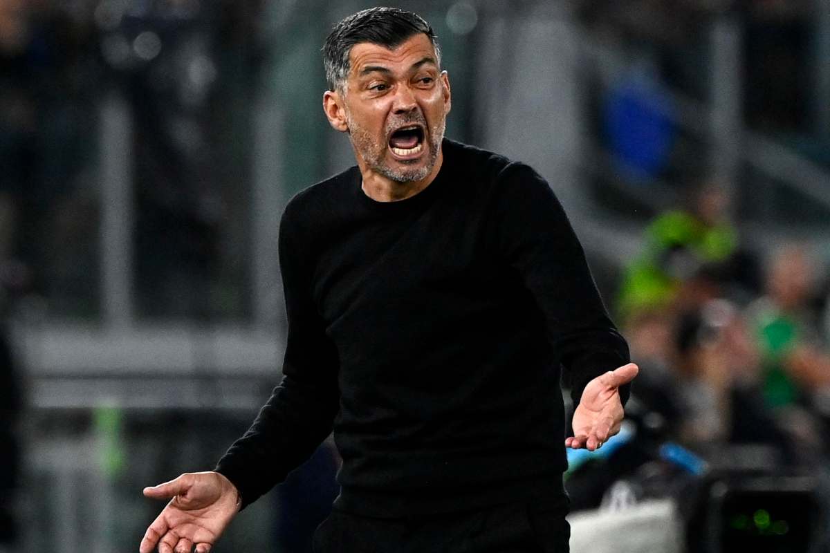 Sergio Conceicao allenatore del Milan si lamenta durante la finale di Coppa Italia contro il Bologna