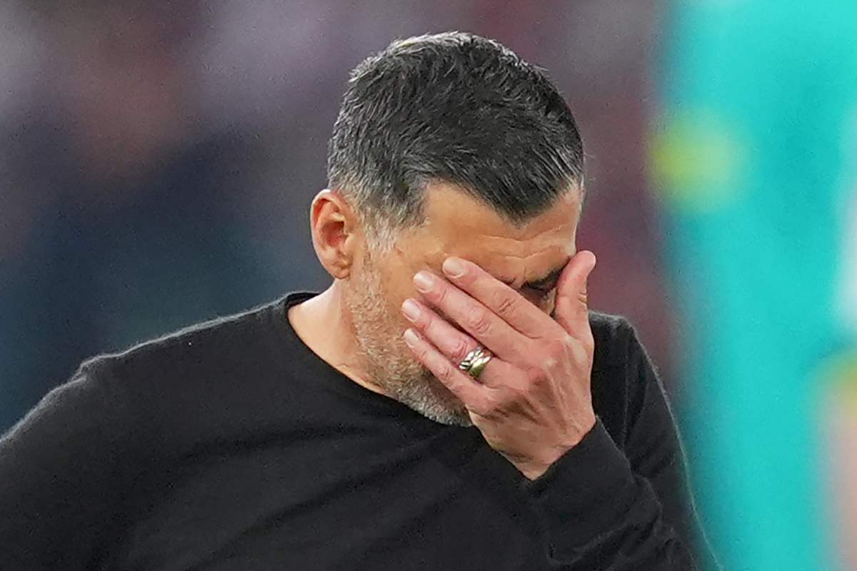 Sergio Conceiçao che si copre il volto con una mano
