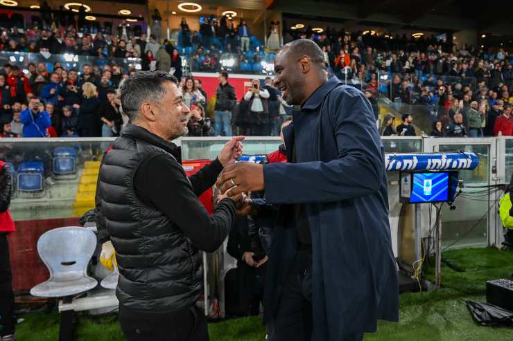 Sergio Conceicao e Patrick Vieira si danno la mano prima di Genoa Milan