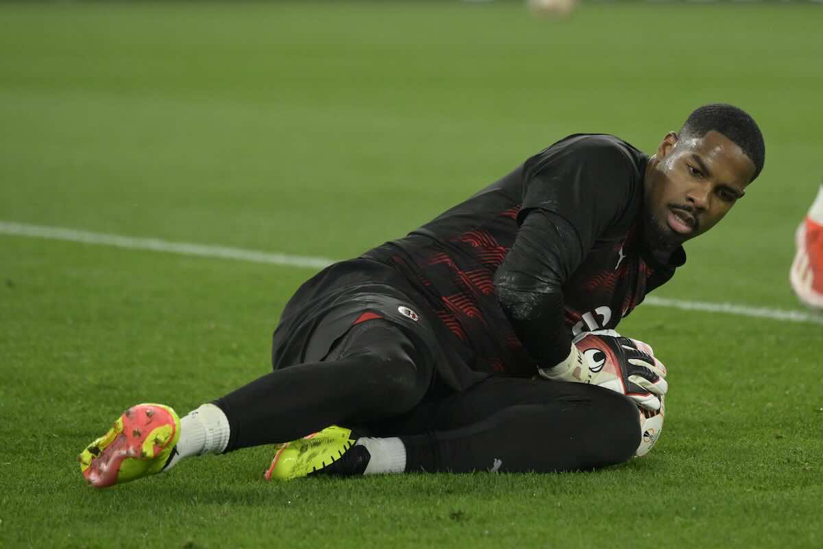 Maignan durante il riscaldamento