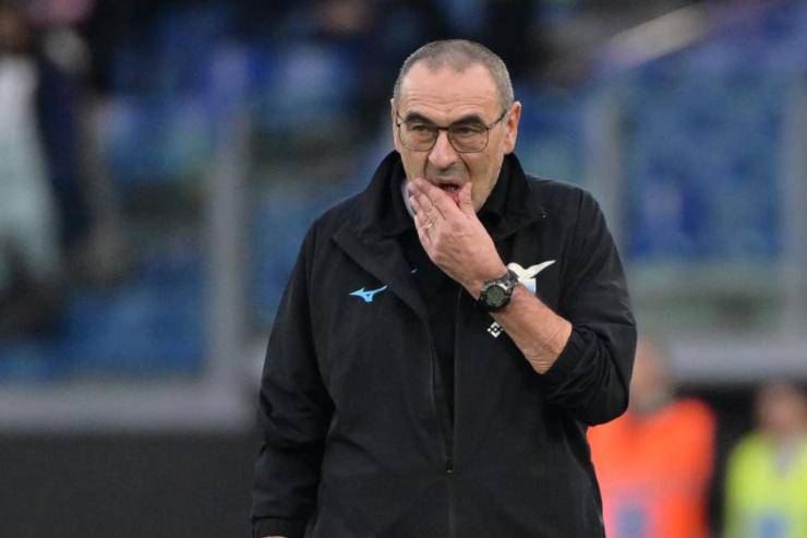 Sarri con la mano sul volto