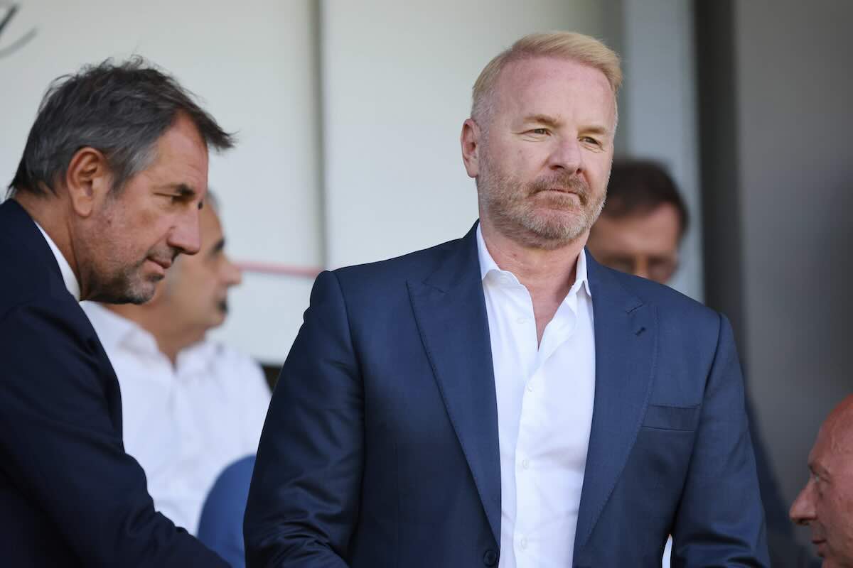 Tare in tribuna