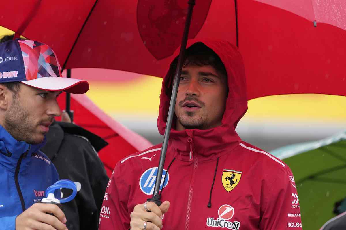 Leclerc con l'ombrello