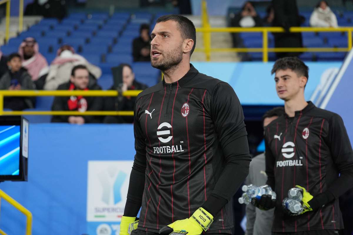 Marco Sportiello osserva