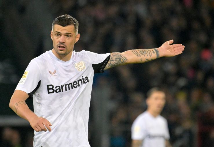 Xhaka centrocampista del Bayer Leverkusen