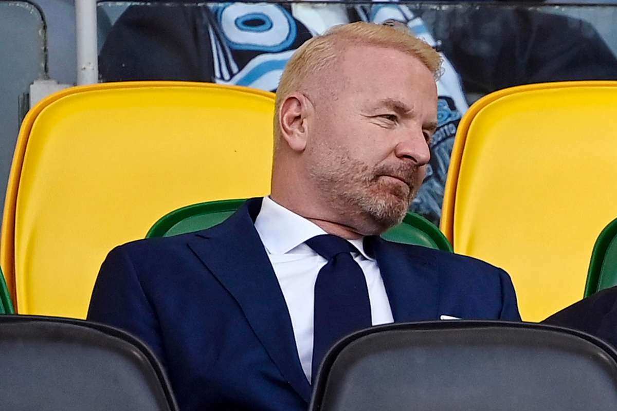 Tare in tribuna