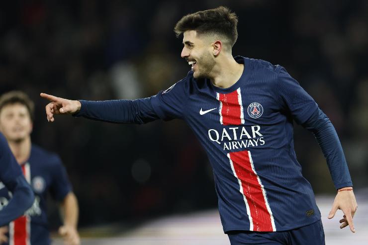 Lucas Beraldo difensore del PSG esulta dopo un gol