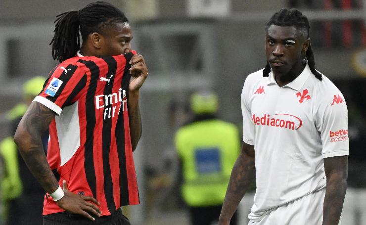 Rafael Leao e Moise Kean durante una partita Milan-Fiorentina