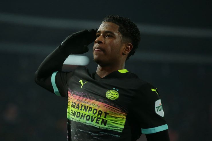 Ryan Flamingo difensore del PSV Eindhoven esulta dopo un gol