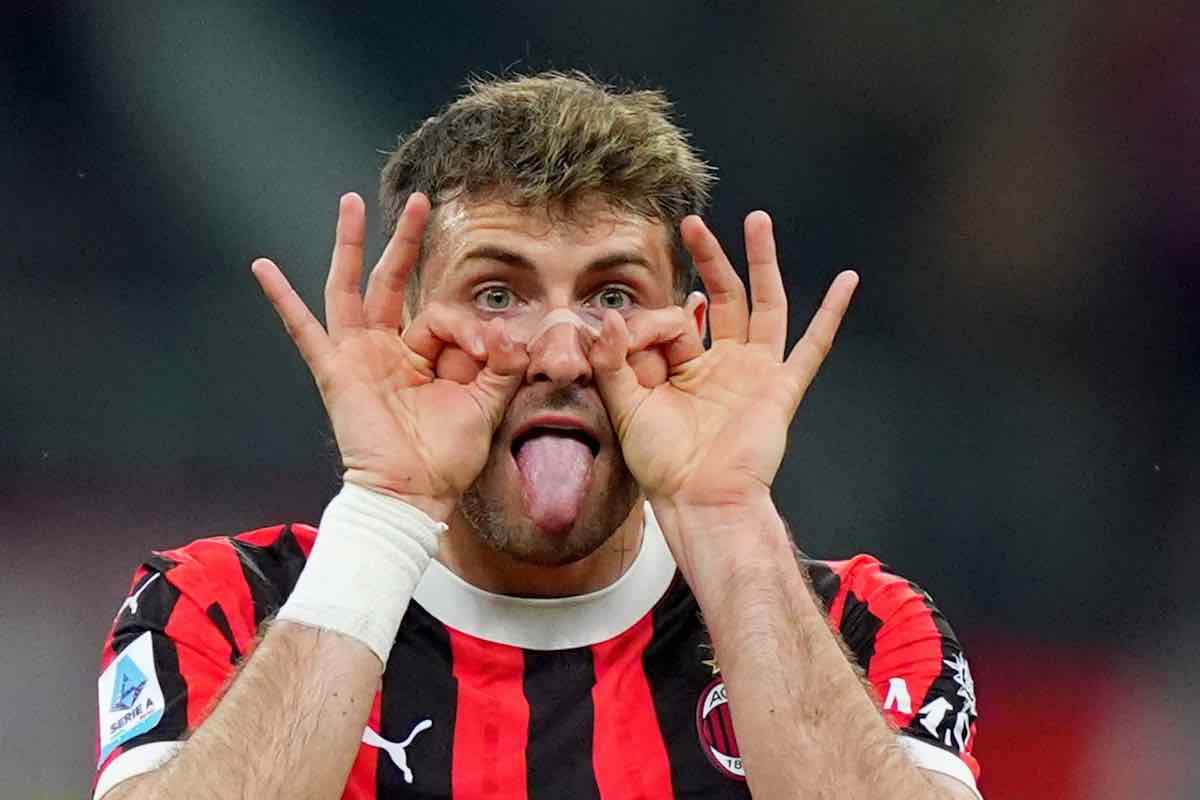 Santi Gimenez esulta dopo il gol