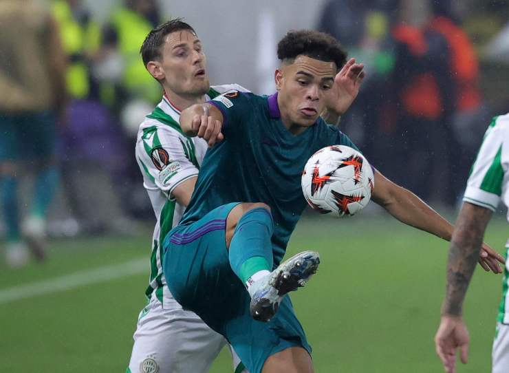 Stroeykens calciatore dell'Anderlecht in azione durante una partita