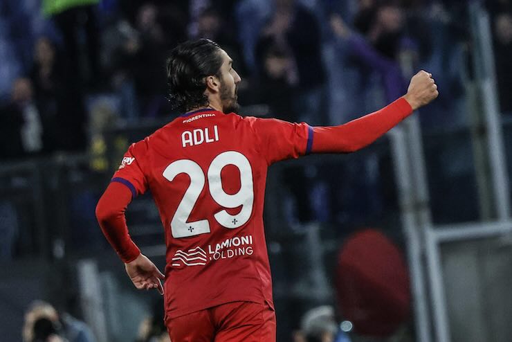 Adli esulta dopo un gol
