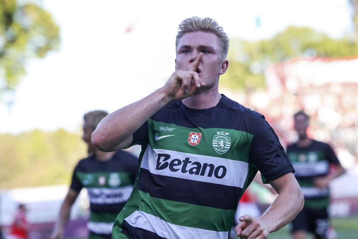 Harder esulta dopo un gol