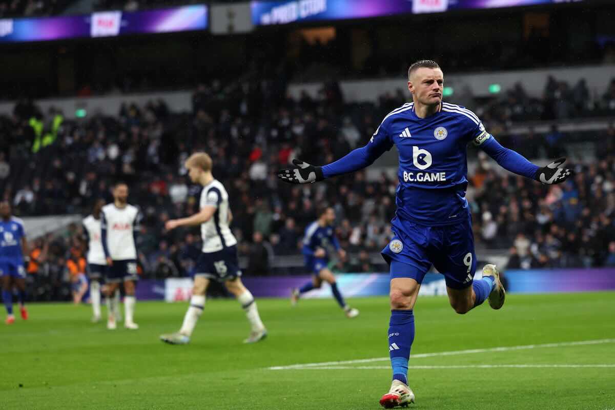 Vardy esulta dopo un gol